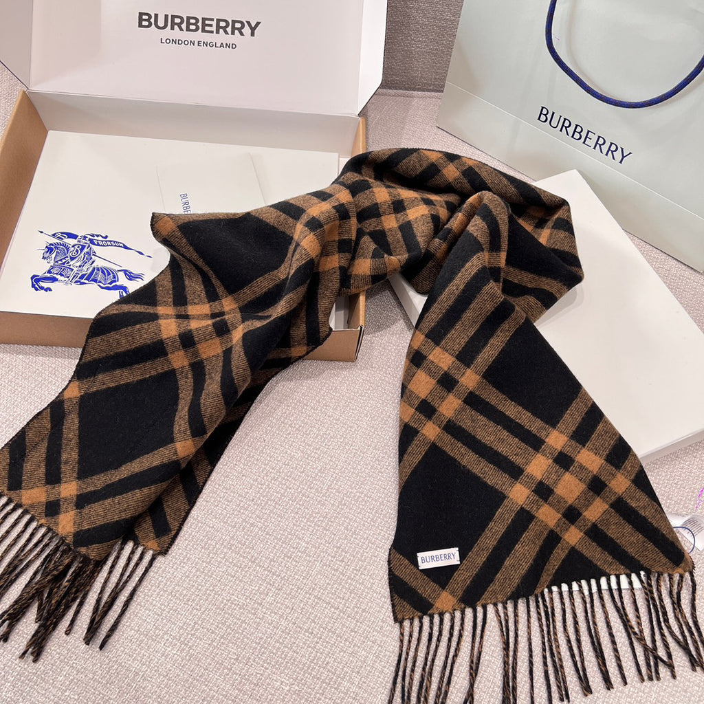 Burberry Check Pattern Scarf - 980019731 - Photo 8