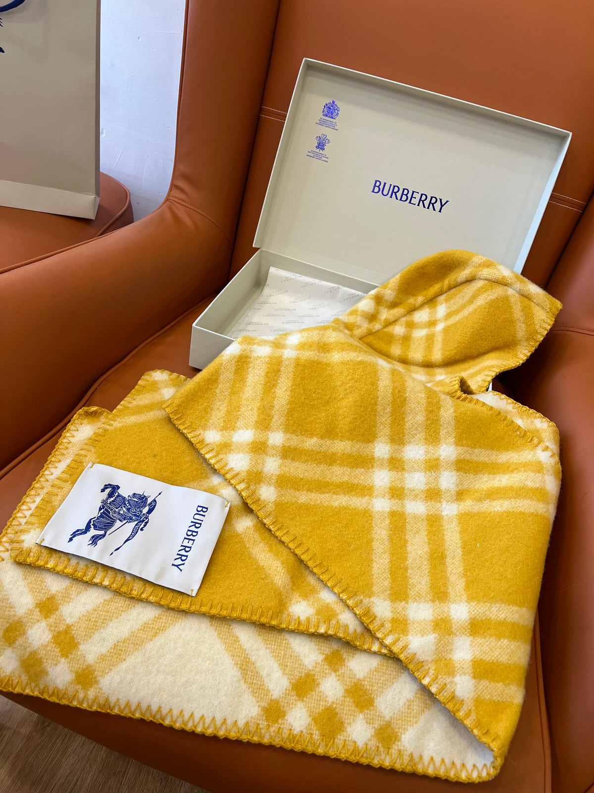 Burberry Check Pattern Beanie - 979032634 - Photo 8