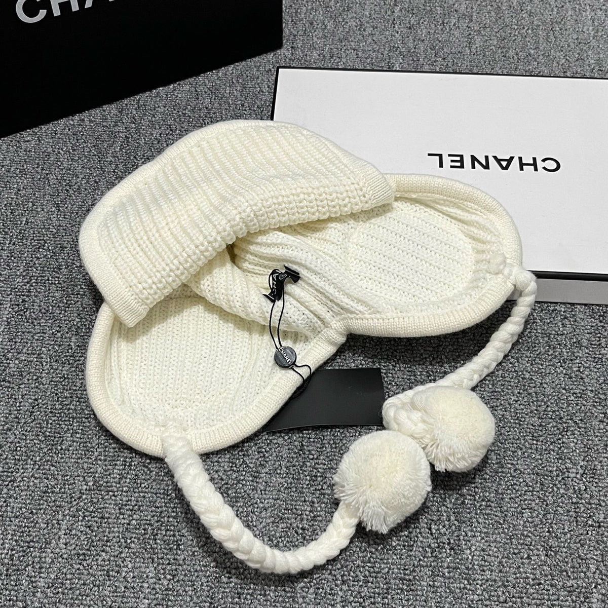 Chanel Logo Detail Knit Beanie - 1141779119 - Photo 8