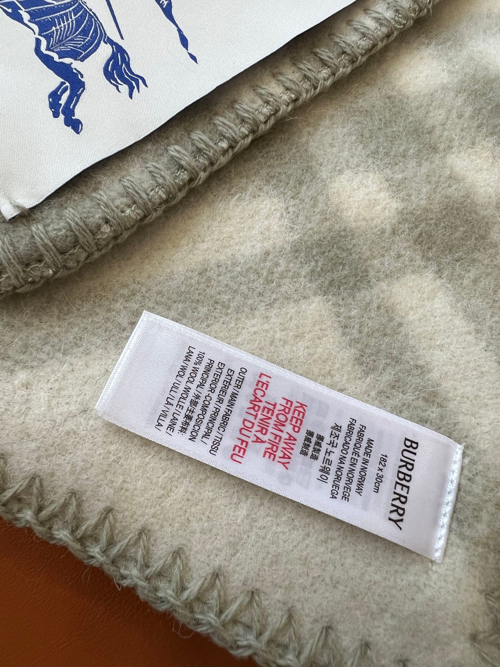 Burberry Scarf - 952126679 - Photo 8