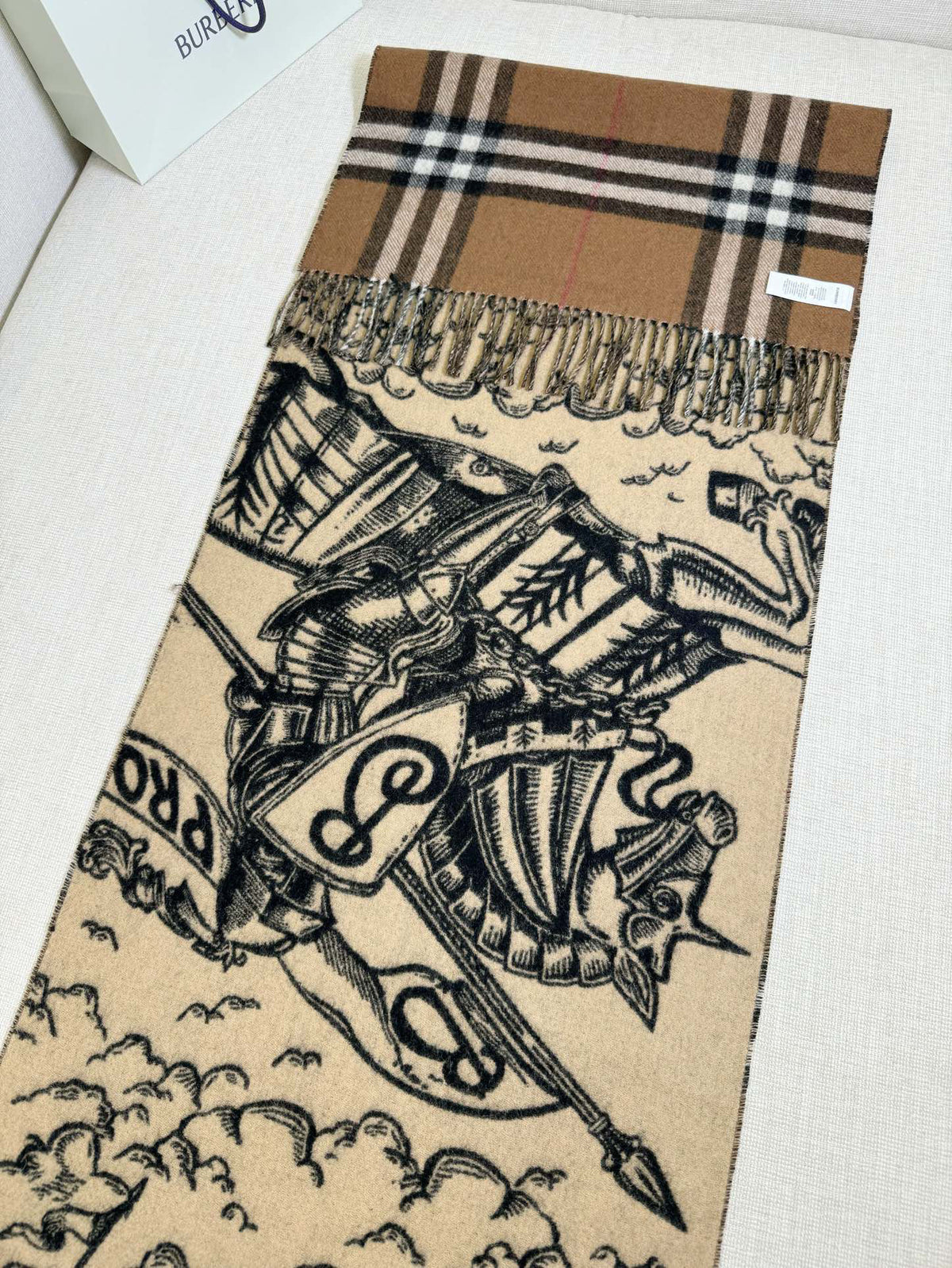 Burberry Check Pattern Jacquard Scarf - 973645787 - Photo 8
