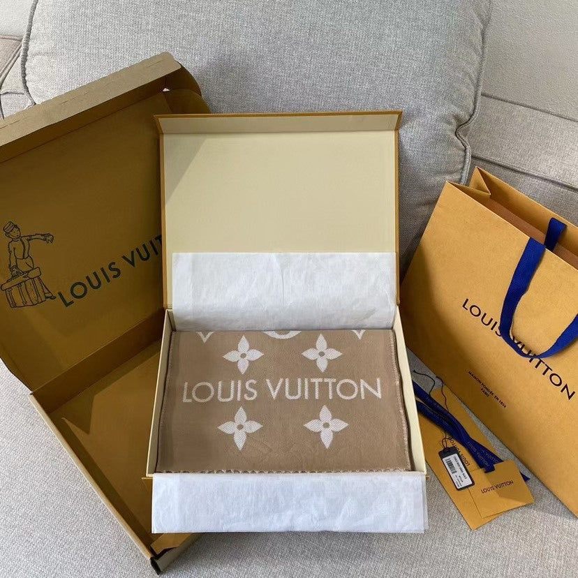 Louis Vuitton Logo Detail Scarf - 945445961 - Photo 8
