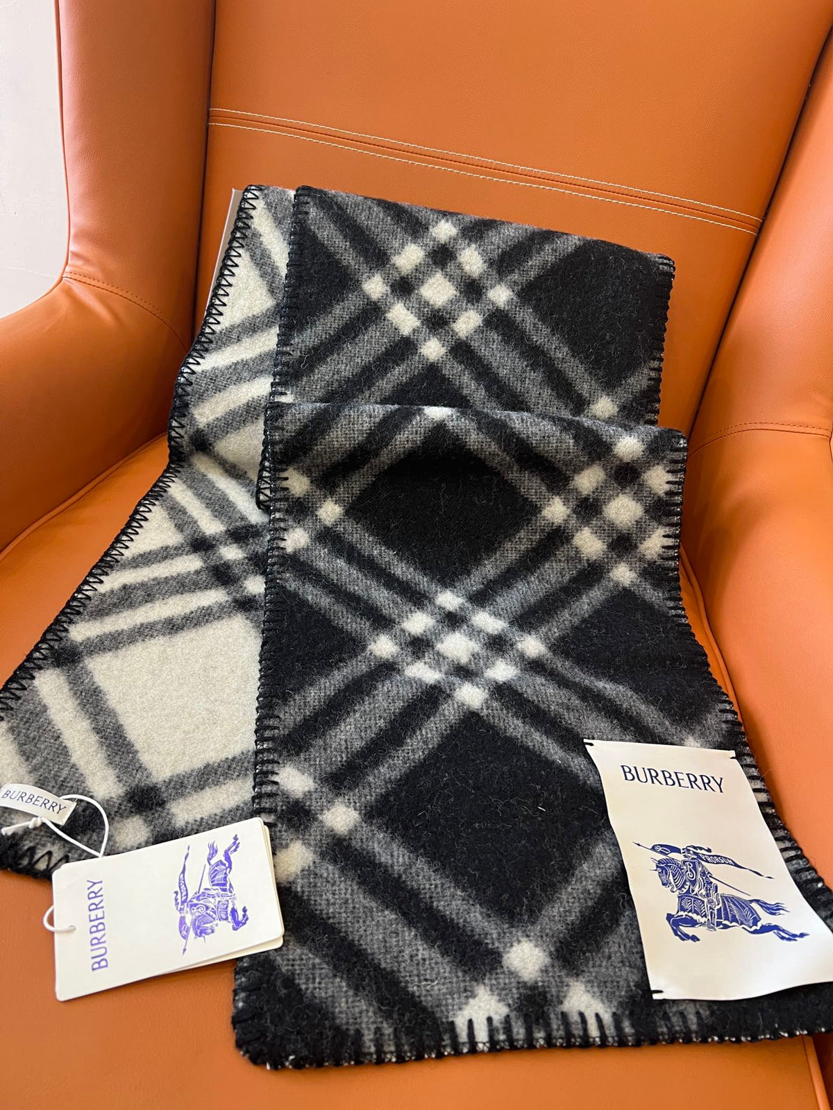 Burberry Scarf - 952126600 - Photo 8