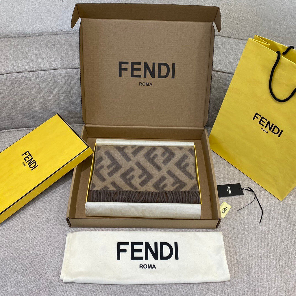 Fendi Gradient Scarf - 1245381260 - Photo 8