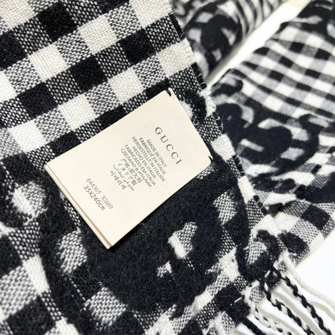 Gucci Check Pattern Logo Detail Scarf - 970502151 - Photo 8
