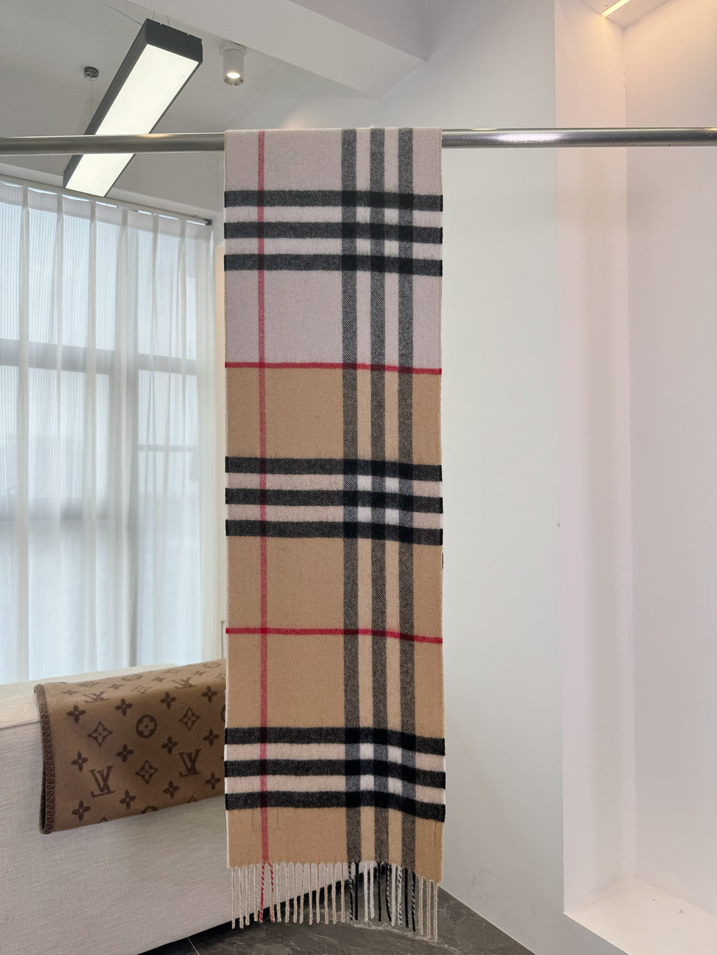 Burberry Check Pattern Colorblock Scarf - 973644965 - Photo 8