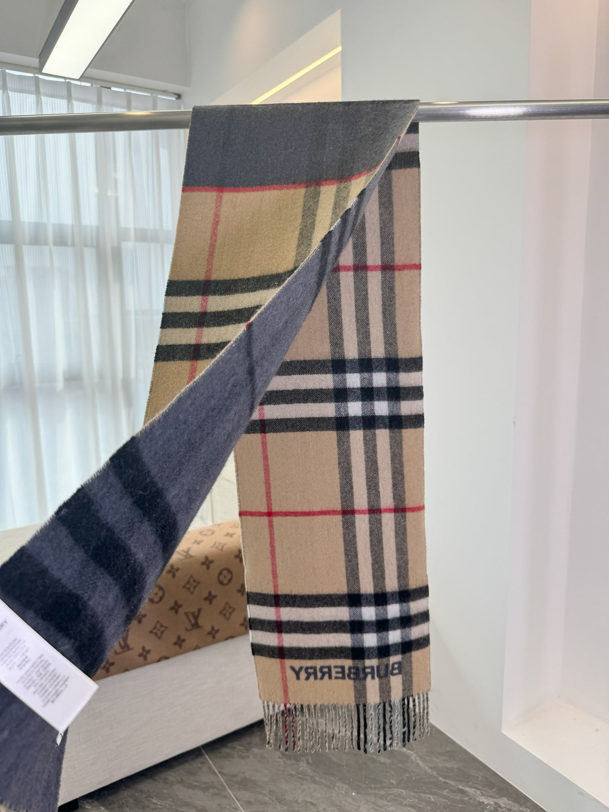 Burberry Check Pattern Colorblock Scarf - 973644987 - Photo 8