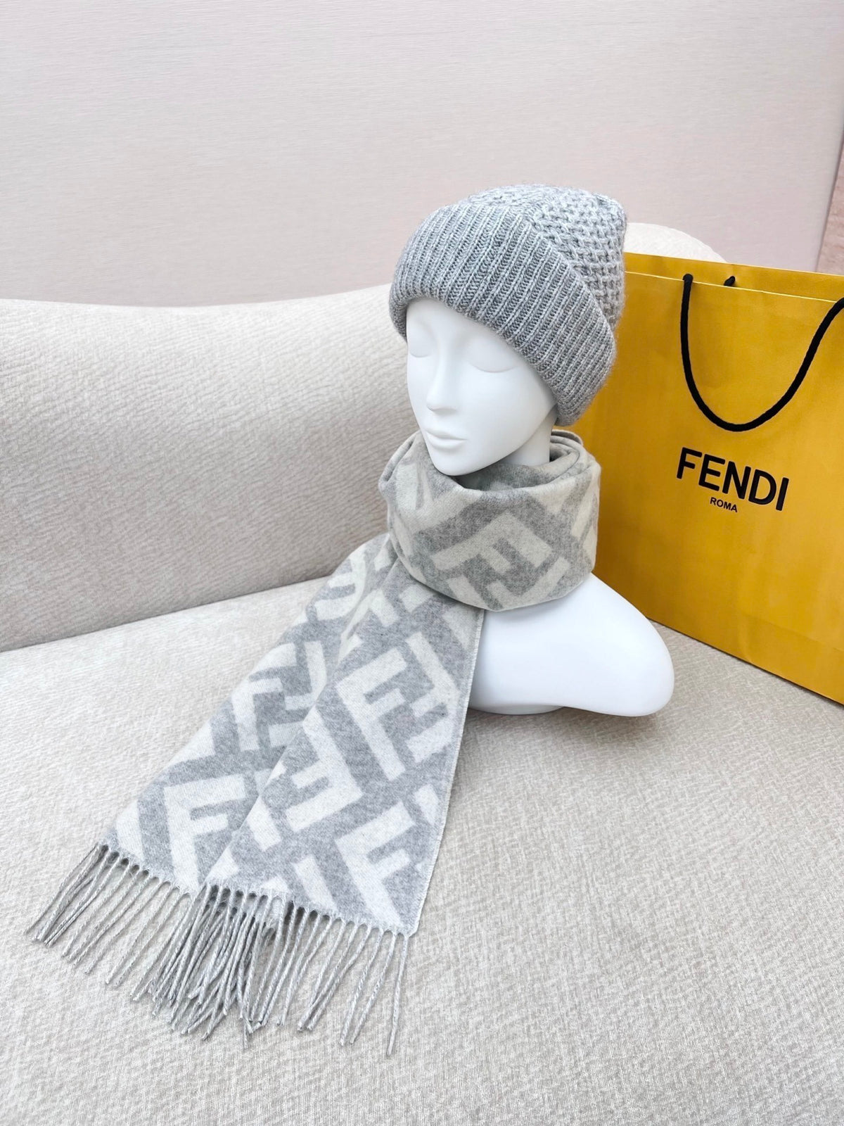 Fendi Logo Detail Scarf - 1245373006 - Photo 9