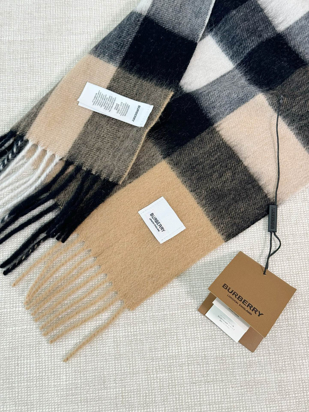 Burberry Check Pattern Scarf - 970502611 - Photo 9