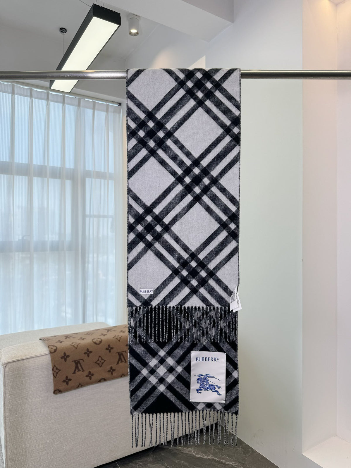 Burberry Check Pattern Scarf - 973237343 - Photo 9