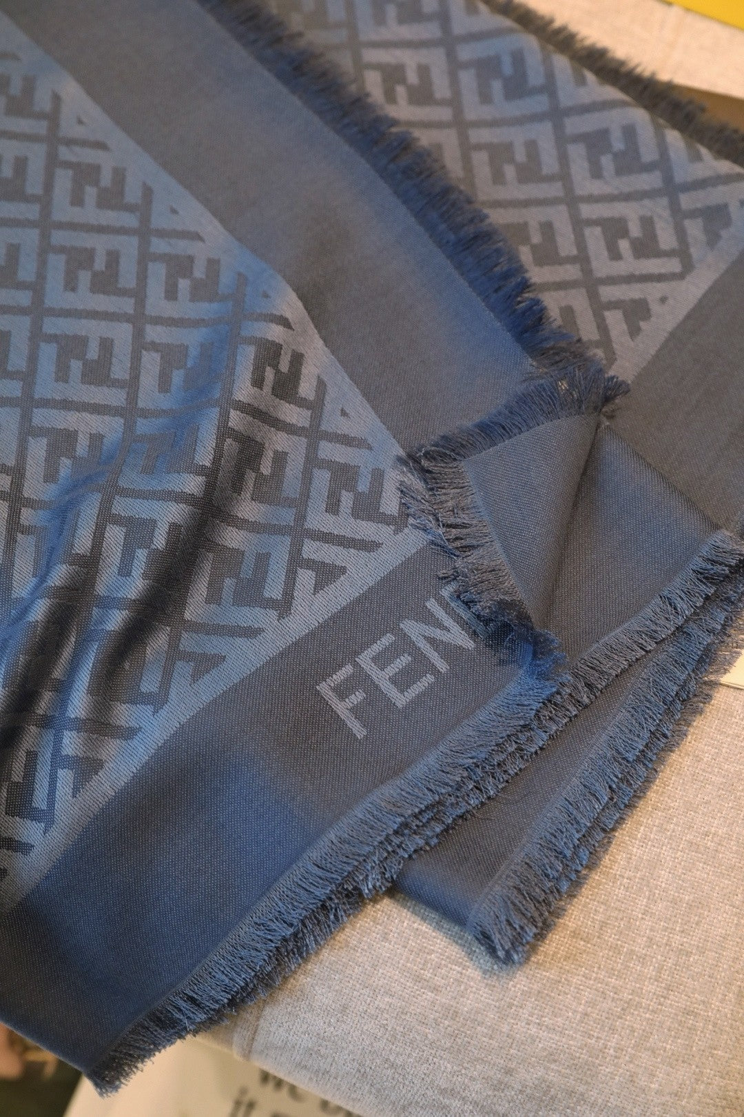 Fendi Jacquard Logo Detail Square Scarf - 1245374008 - Photo 9