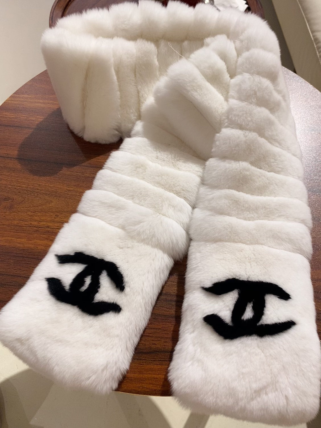 Chanel Logo Detail Scarf - 962272215 - Photo 9