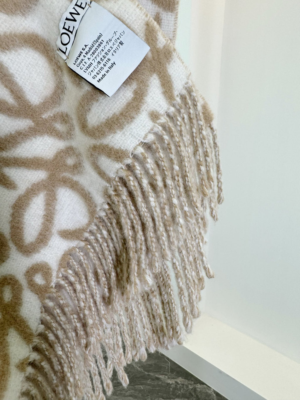 Loewe Jacquard Logo Detail Scarf - 973645193 - Photo 9