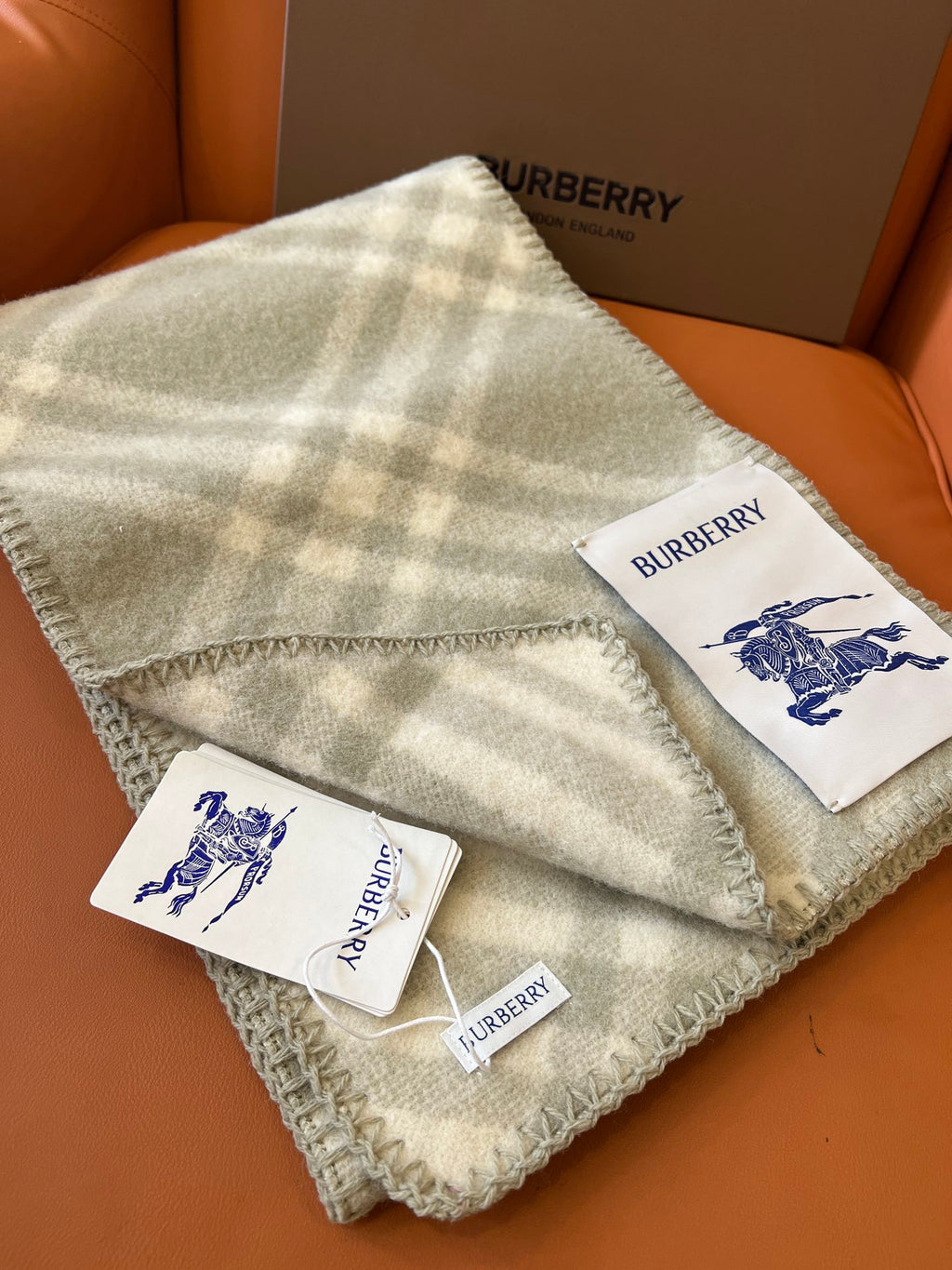 Burberry Scarf - 952126679 - Photo 9