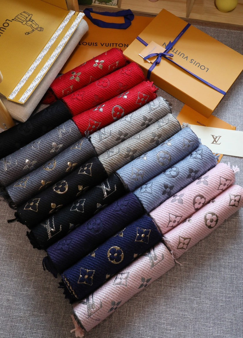 Louis Vuitton Knit Scarf - 944944644 - Photo 9
