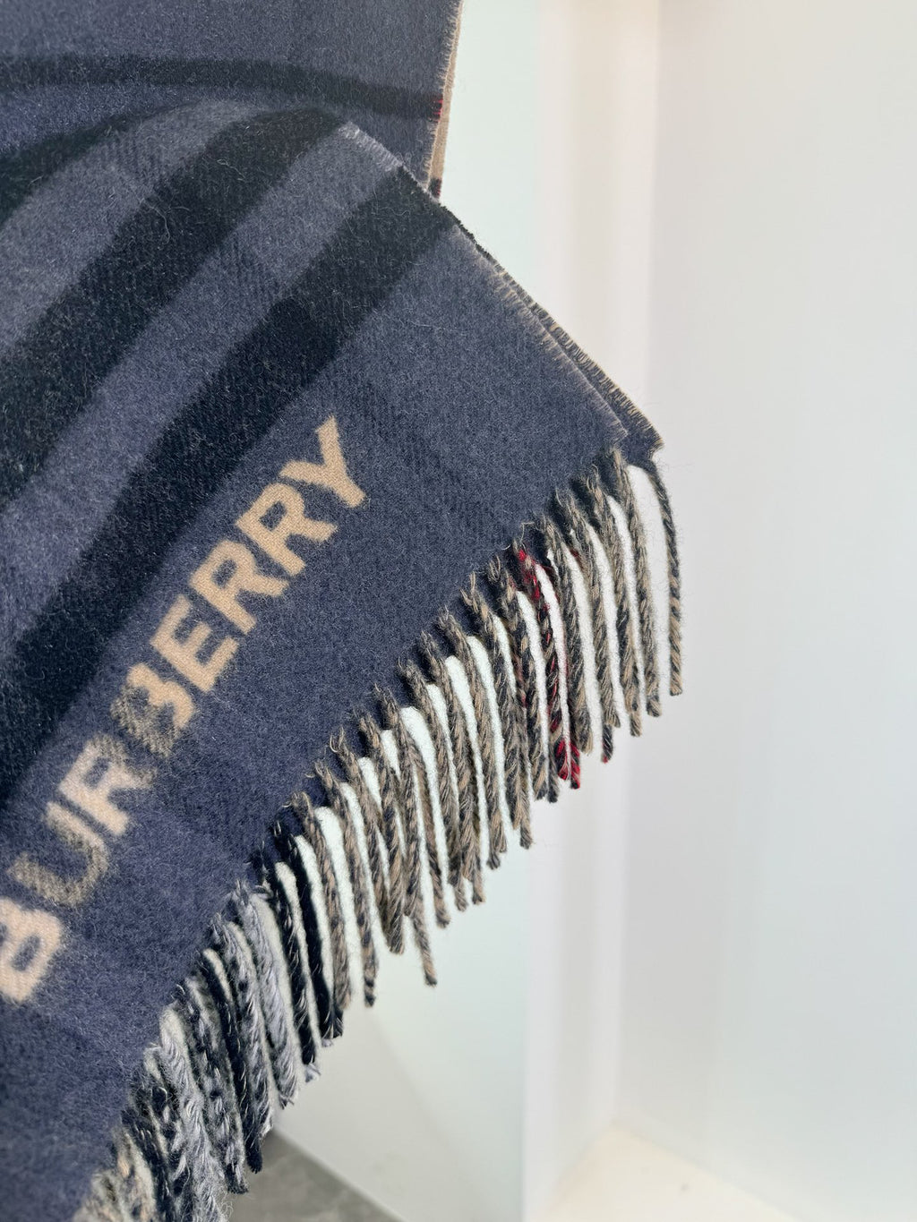 Burberry Check Pattern Colorblock Scarf - 973644987 - Photo 9